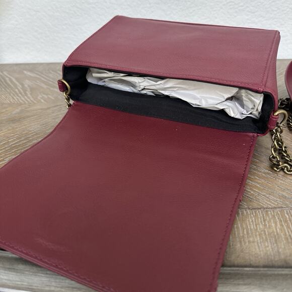 Disney Loungefly Snow White Hot Topic Evil Queen Heart Box Sword Crossbody Chain - Picture 7 of 11